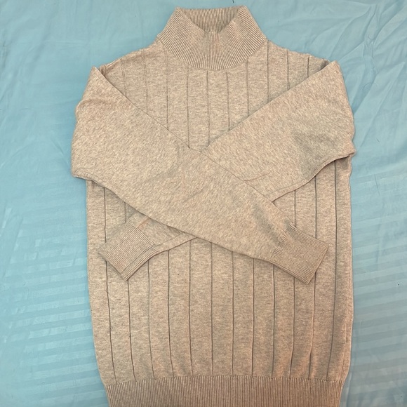 Turtle Neck Sweater - Picture 2 of 4